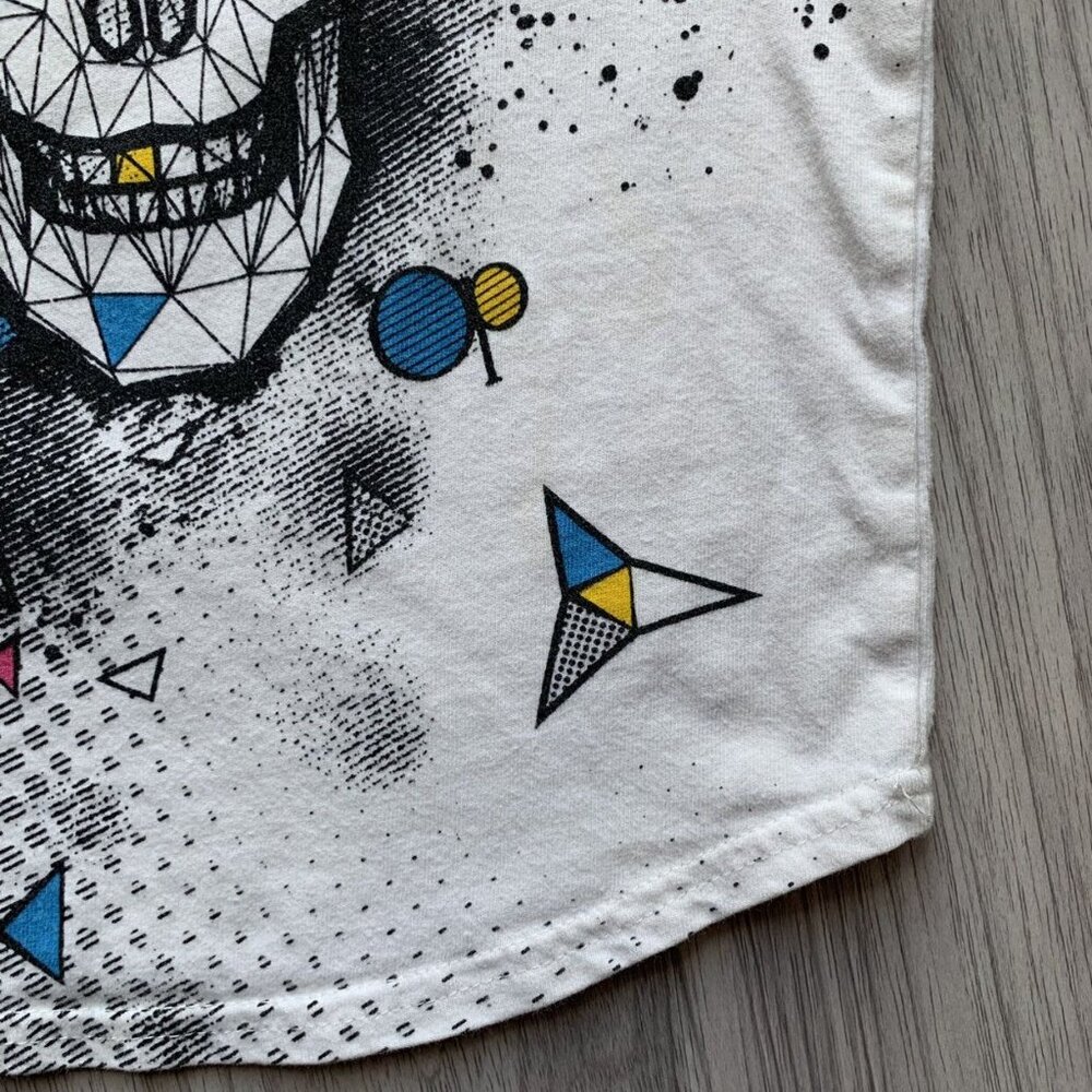 OP Geometric Skull Raglan Tee - Picture 8 of 12